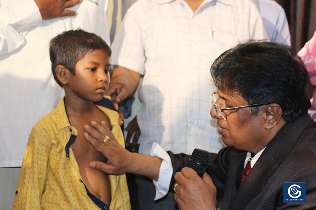 Hundreds flocked into the Blessing Prophetic Prayer on May 25th and 27th, 2018 at Bethesda International Ministry Prayer Hall in Belgaum, Karnataka. The Prayer meetings were a source of transformation for many a people from Bondage and Sickness. 